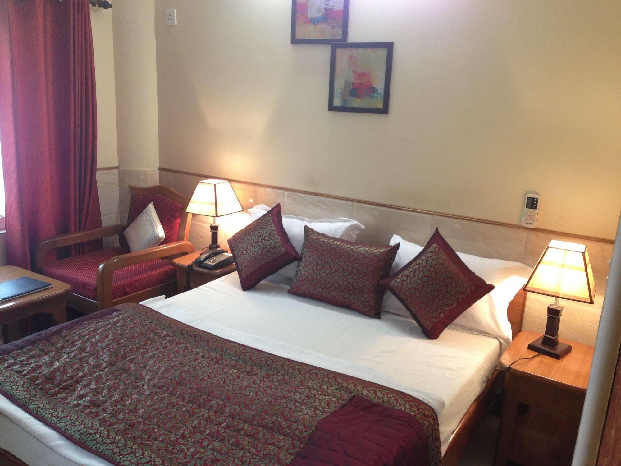 Hotel Ekant ฟารีดาบัด ภายนอก รูปภาพ